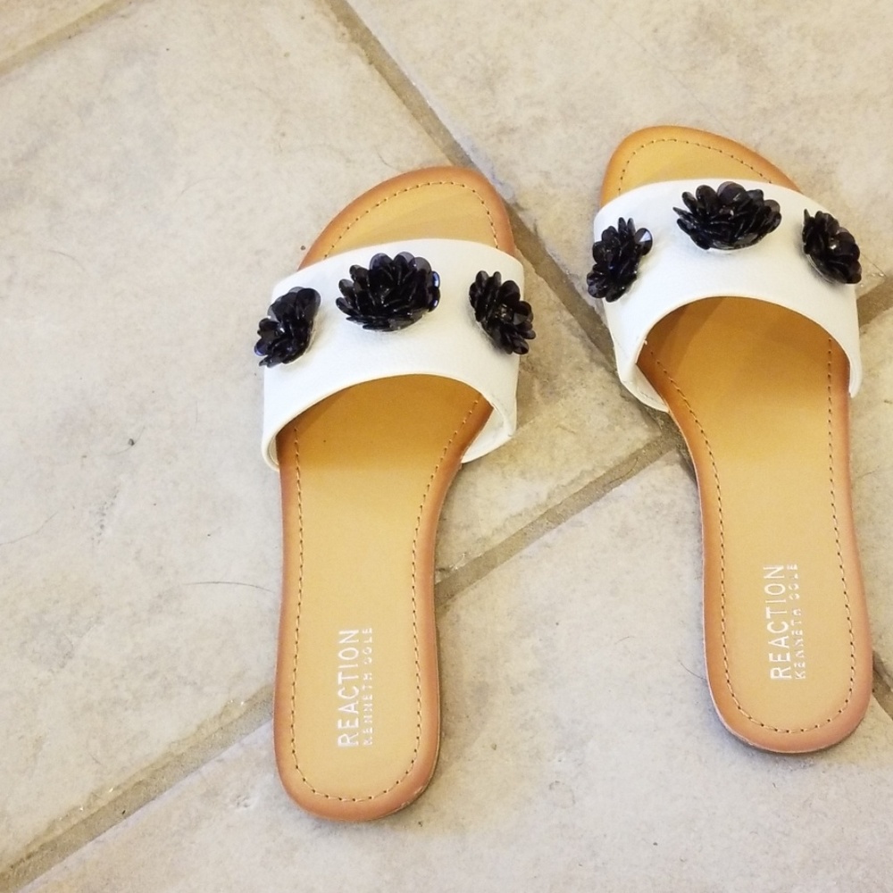 Kenneth Cole sandals